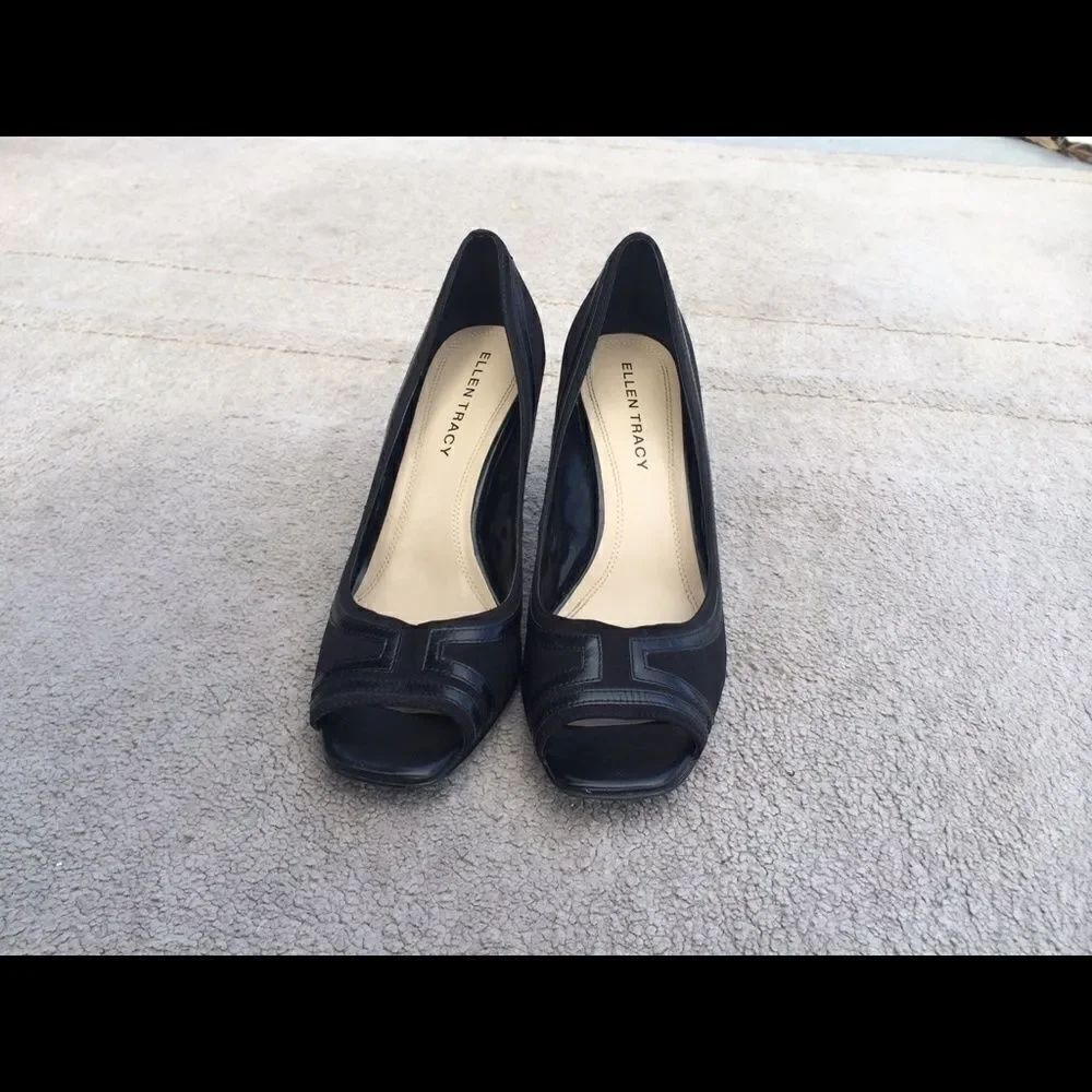 Ellen Tracy-Randy  classic black open toe pump